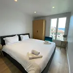 St Tropez Centre شقة *