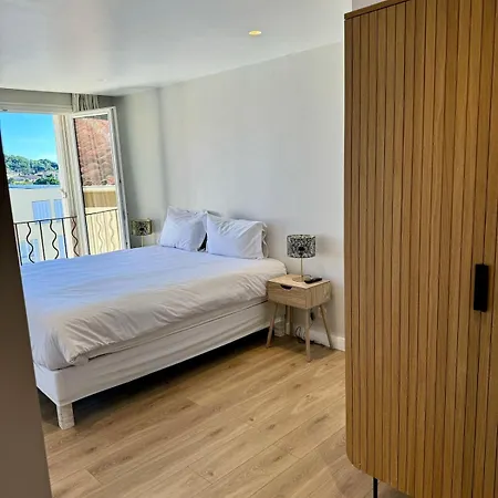 St Tropez Centre Apartment