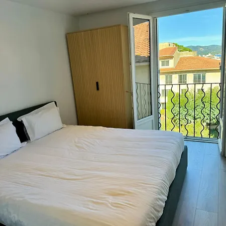 St Tropez Centre